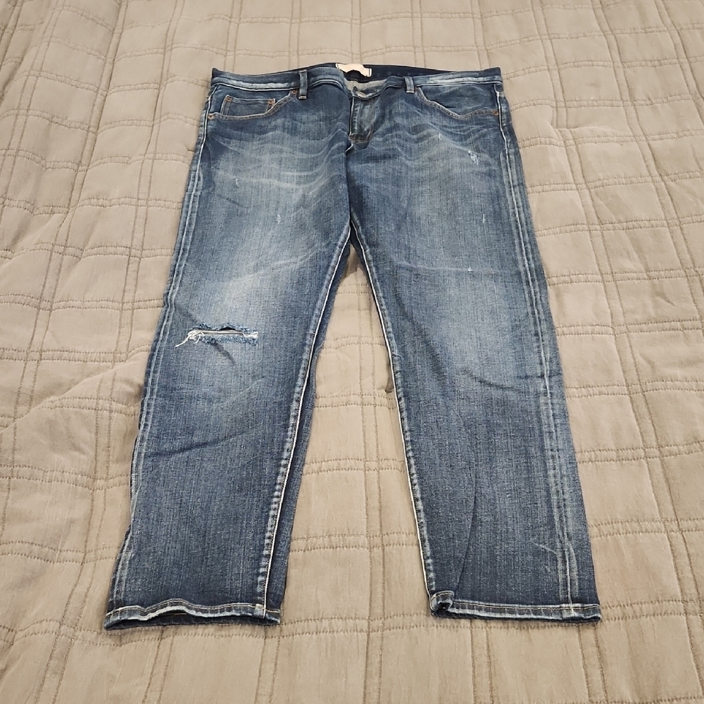Uniqlo Women's Distressed Denim Skinny Jeans Size 29!